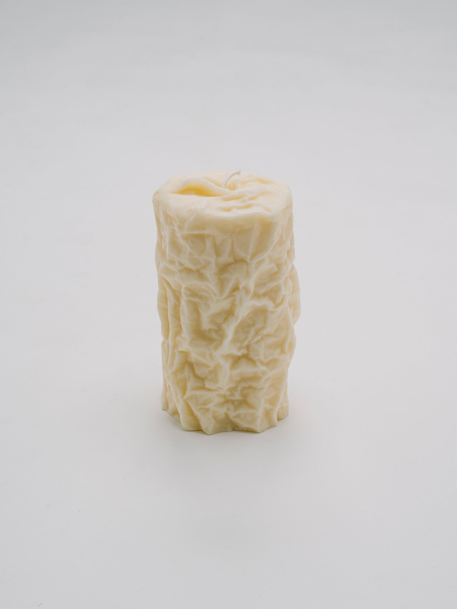 White crinkle candle